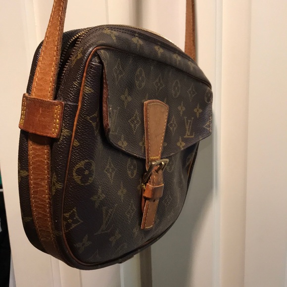 Louis Vuitton Jeune Fille Crossbody - Picture 14 of 17
